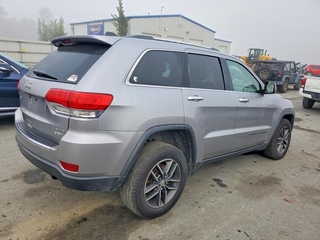 2018 JEEP GRAND CHEROKEE LIMITED photo 3