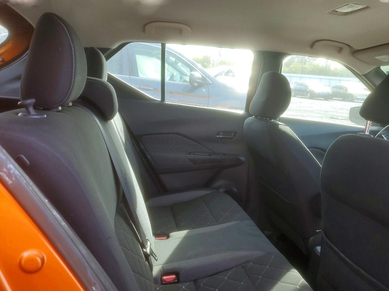 2019 NISSAN KICKS S photo 11