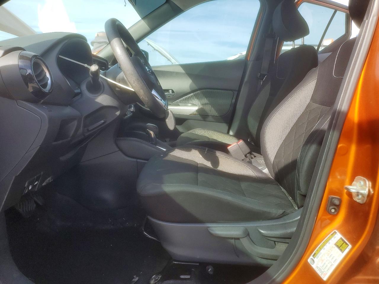 2019 NISSAN KICKS S photo 7
