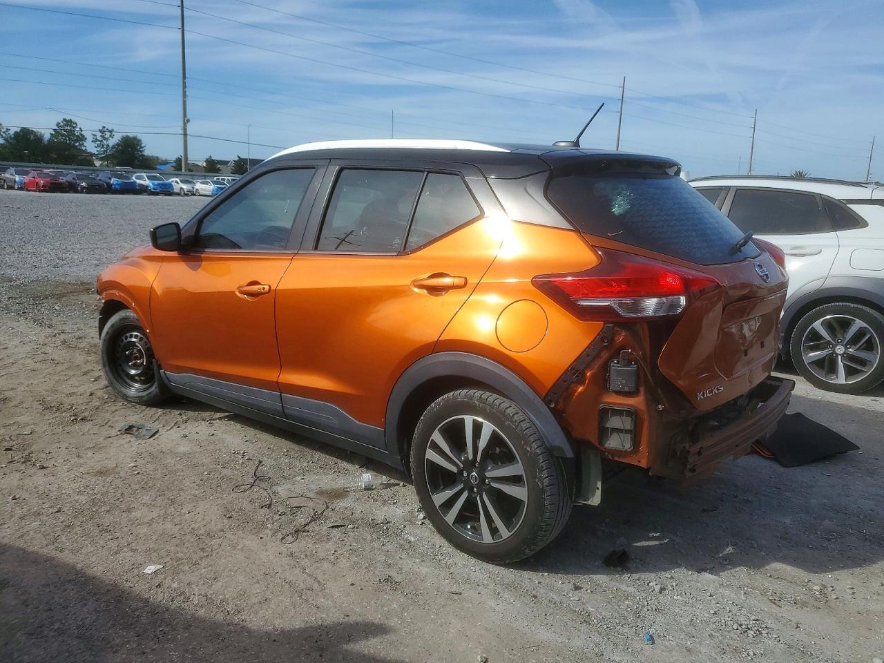 2019 NISSAN KICKS S photo 2