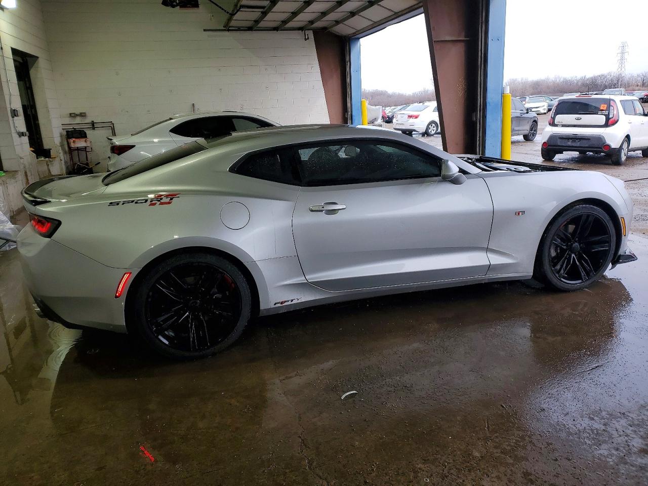 2017 CHEVROLET CAMARO LT photo 3