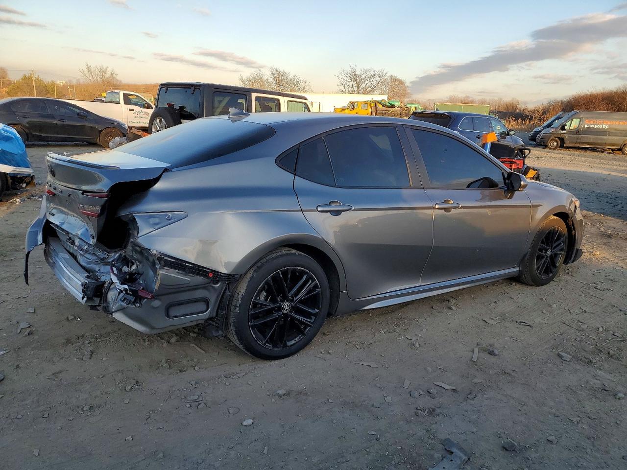2025 TOYOTA CAMRY XSE photo 3