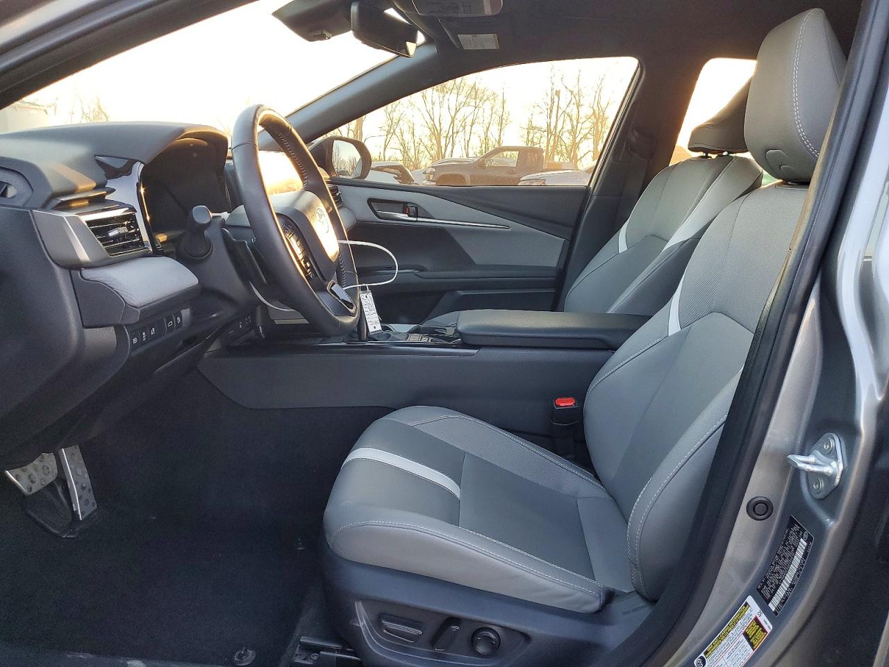 2025 TOYOTA CAMRY XSE photo 7