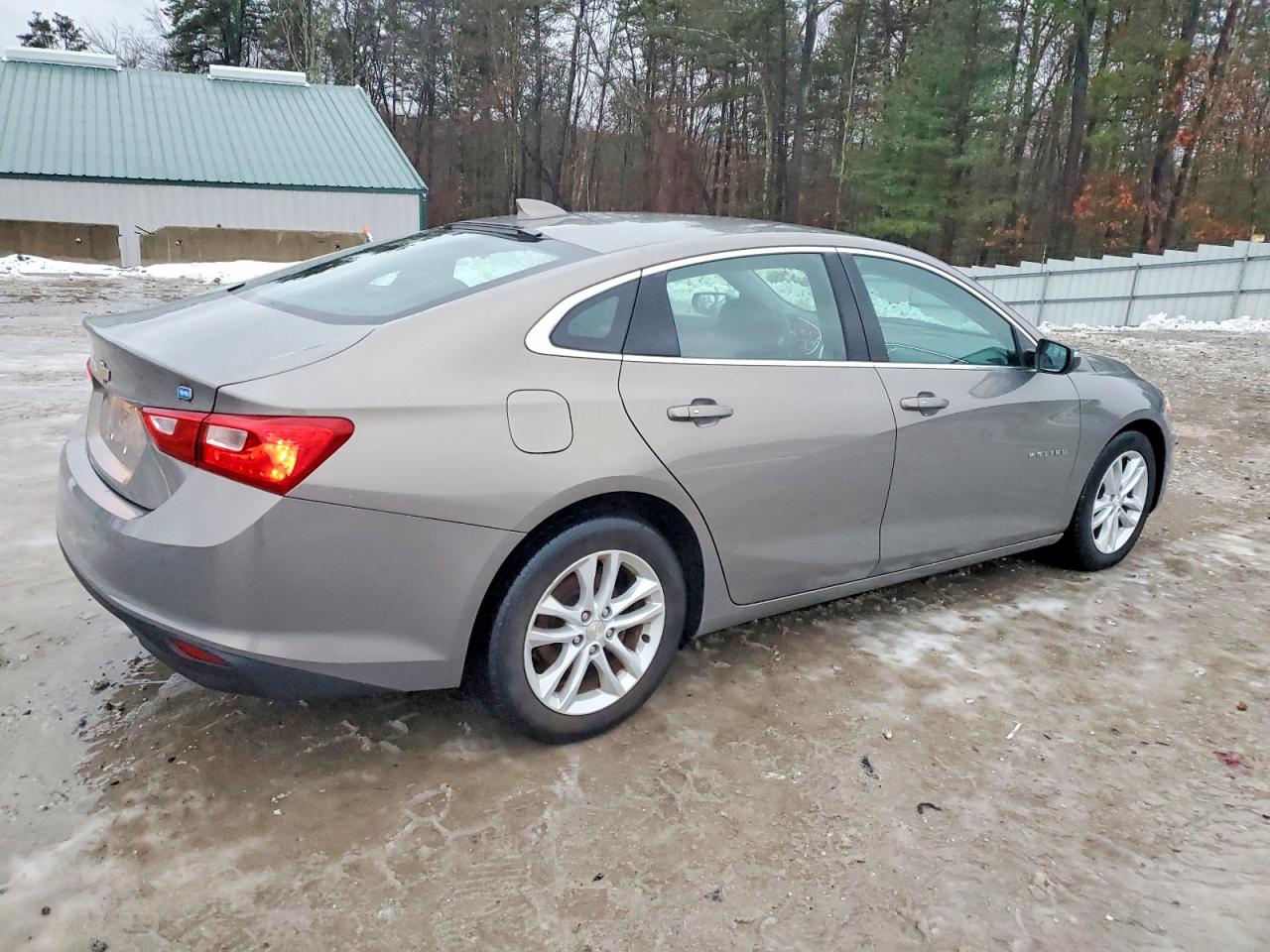 2017 CHEVROLET MALIBU HYBRID photo 5