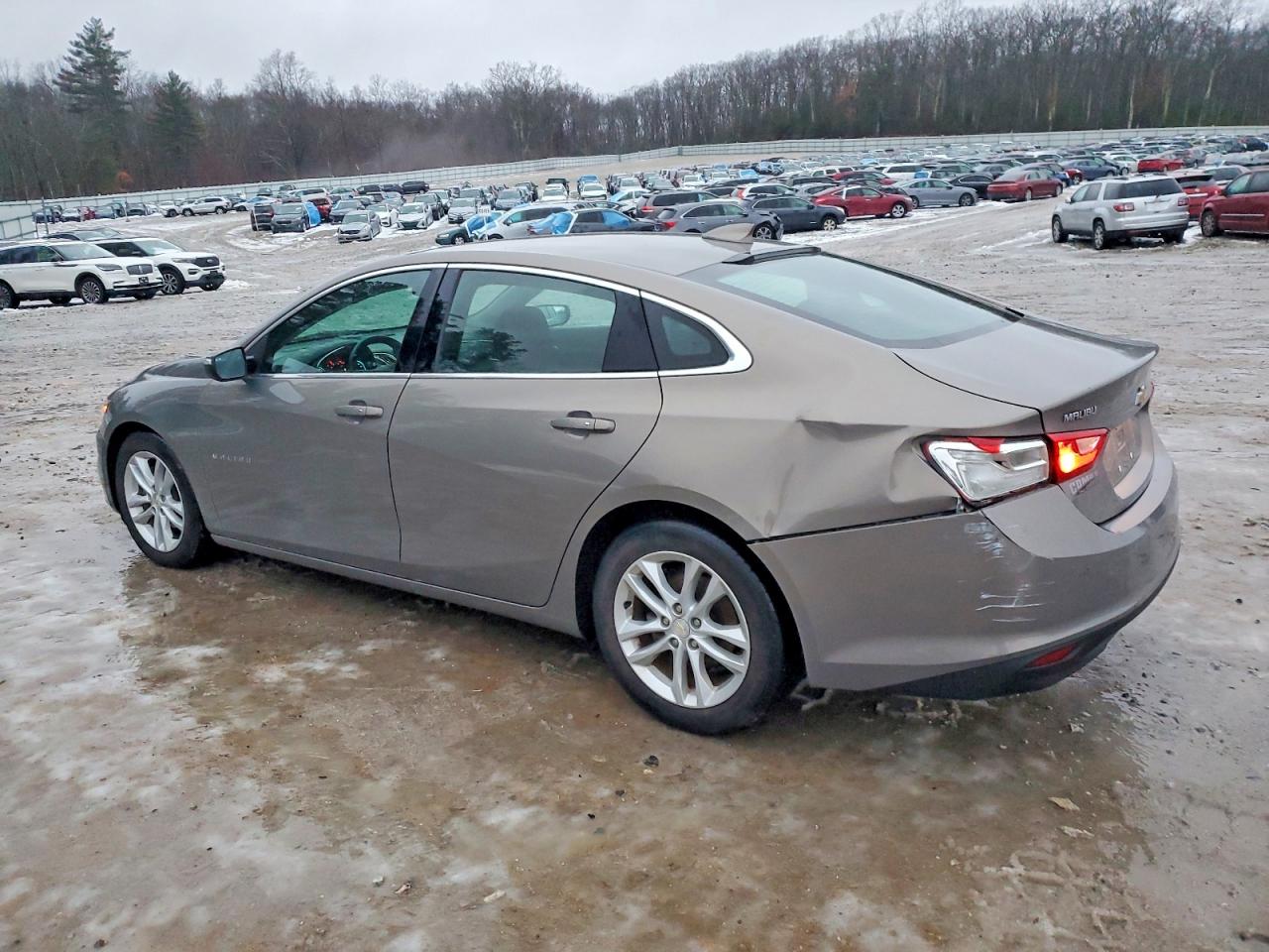 2017 CHEVROLET MALIBU HYBRID photo 3