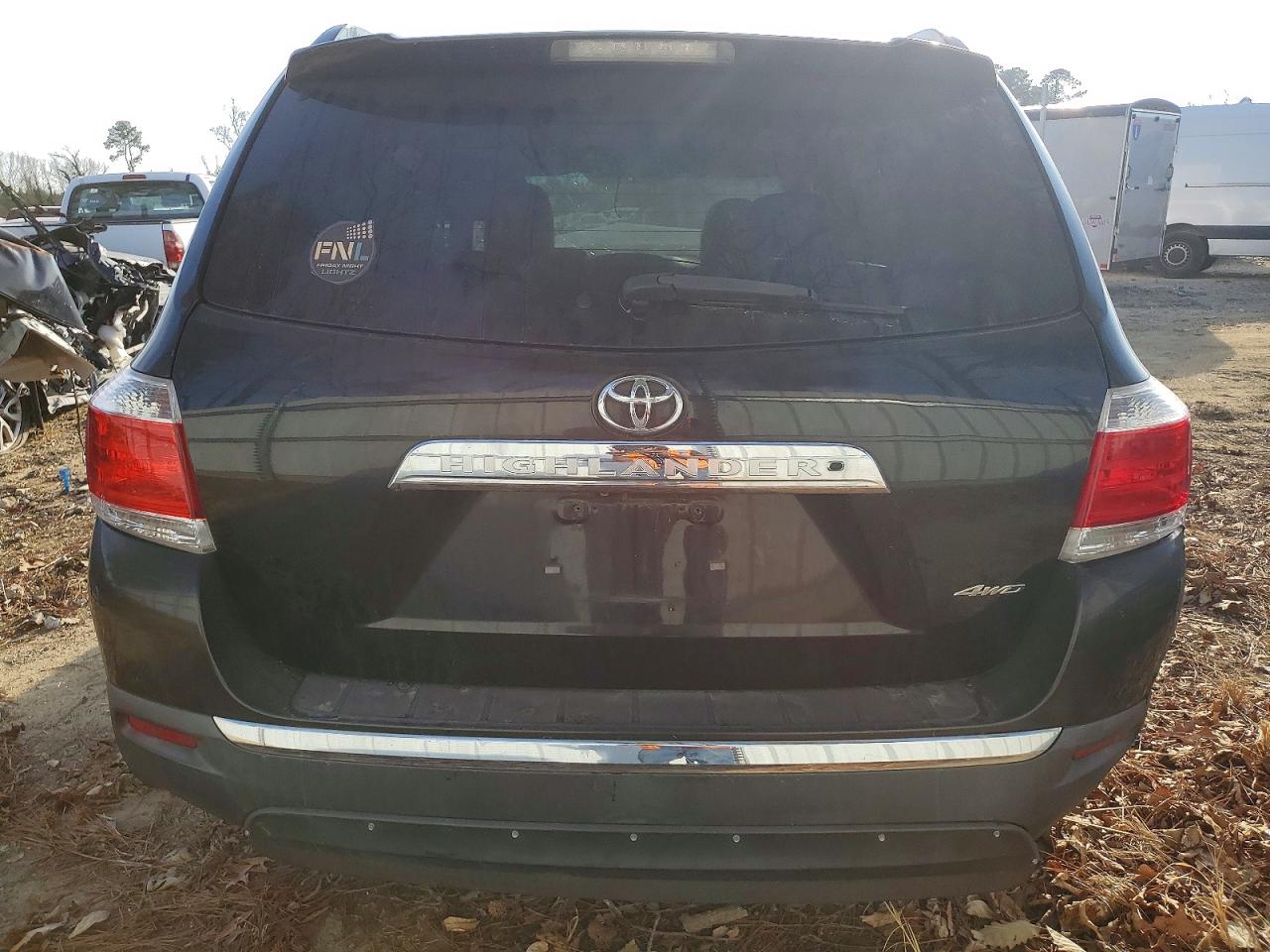 2012 TOYOTA HIGHLANDER BASE photo 6