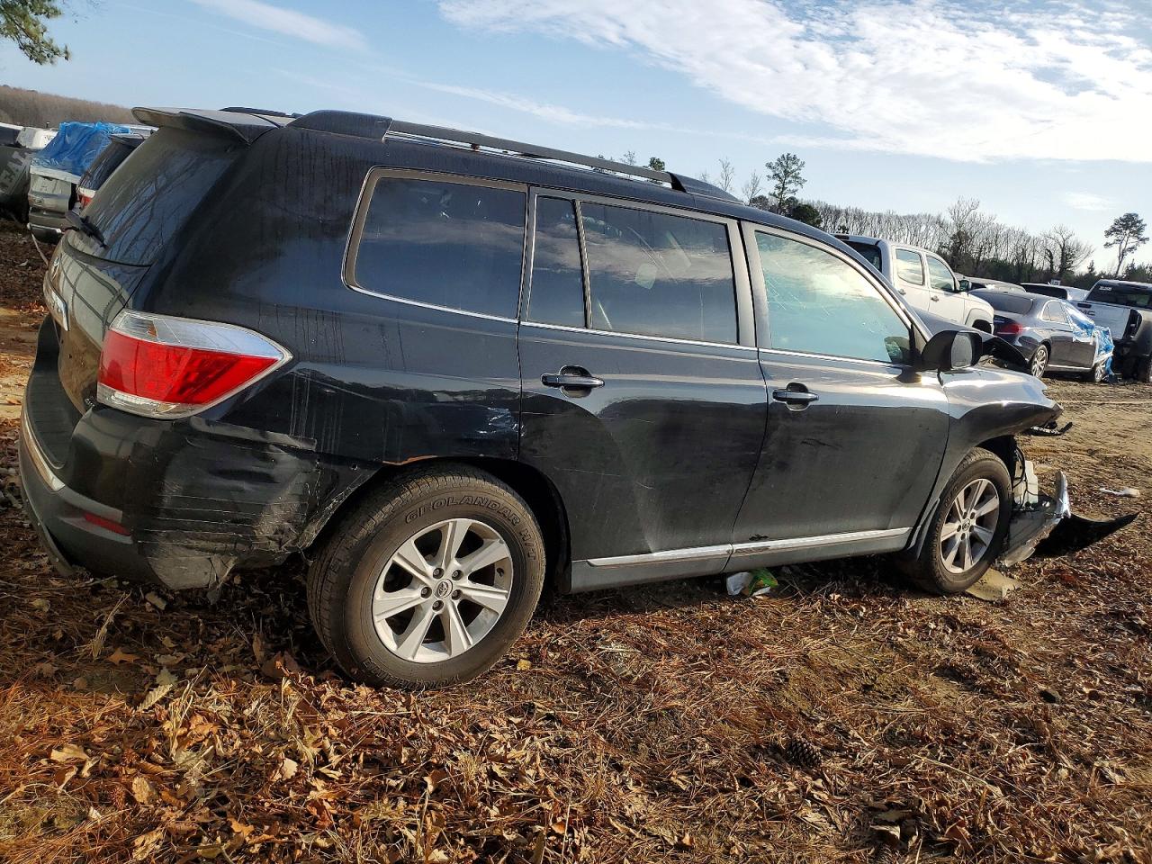 2012 TOYOTA HIGHLANDER BASE photo 3