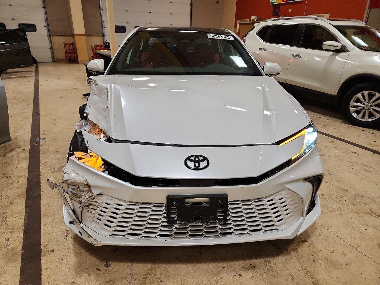 2025 TOYOTA CAMRY XSE photo 5