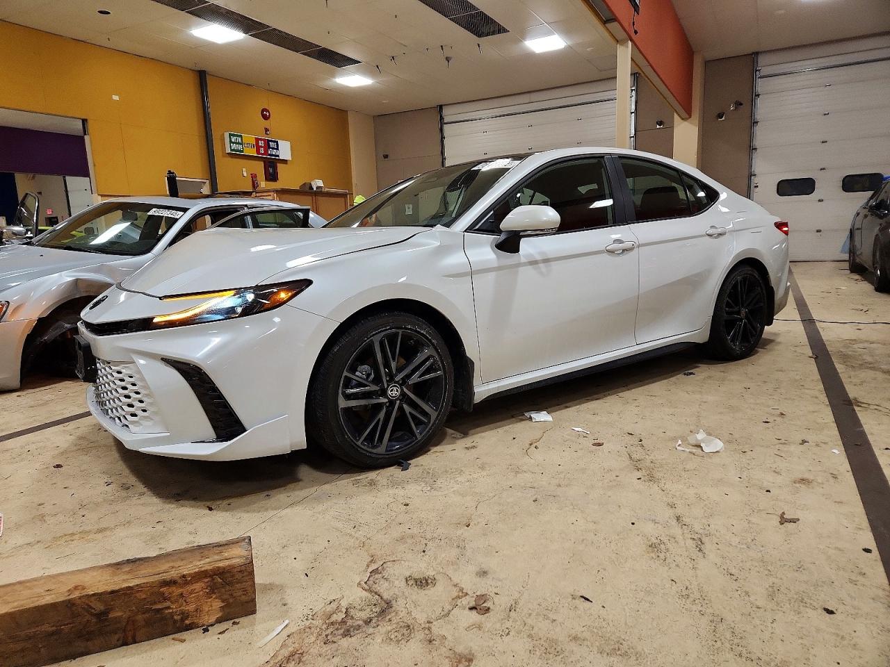 2025 TOYOTA CAMRY