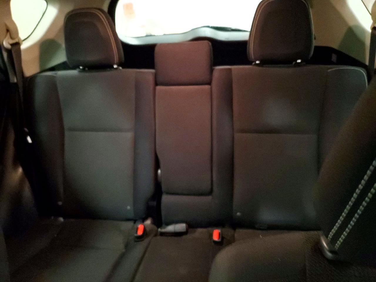 2017 TOYOTA RAV4 XLE photo 19