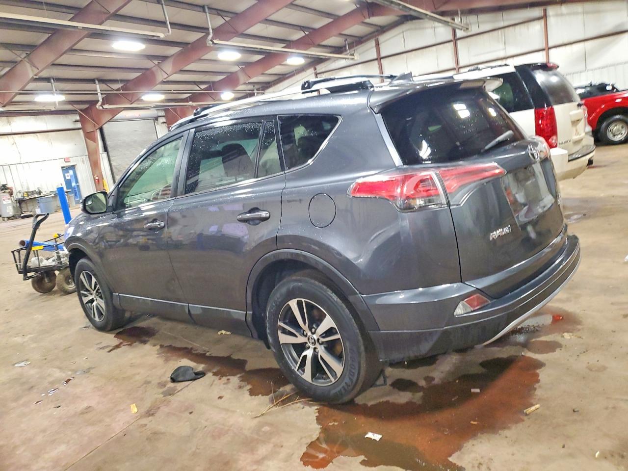 2017 TOYOTA RAV4 XLE photo 3