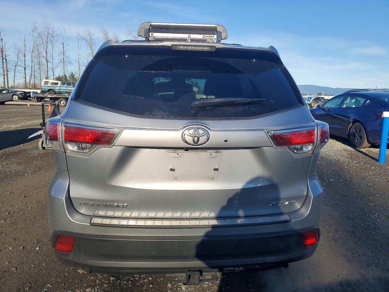 2014 TOYOTA HIGHLANDER XLE photo 11