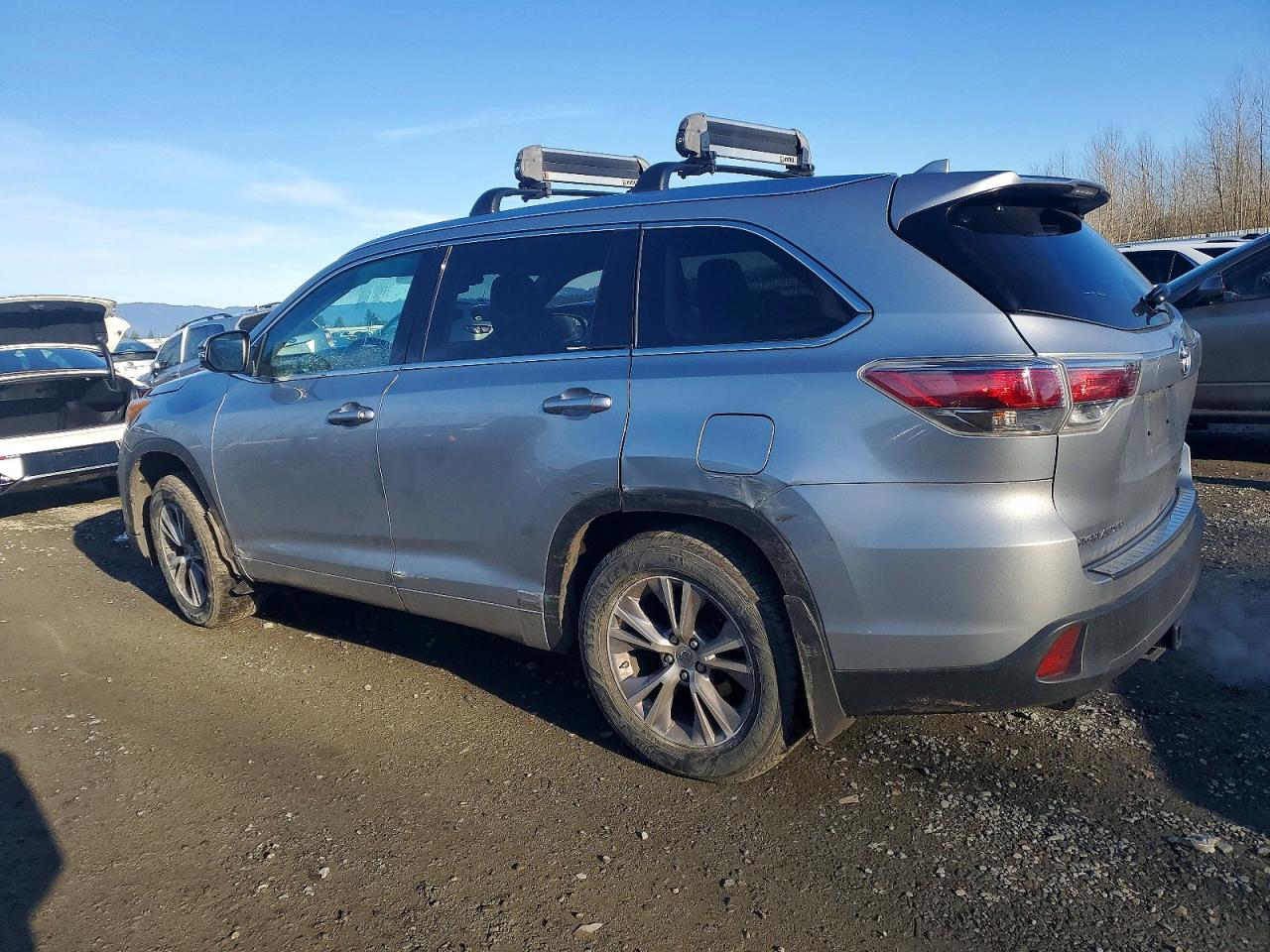 2014 TOYOTA HIGHLANDER XLE photo 3
