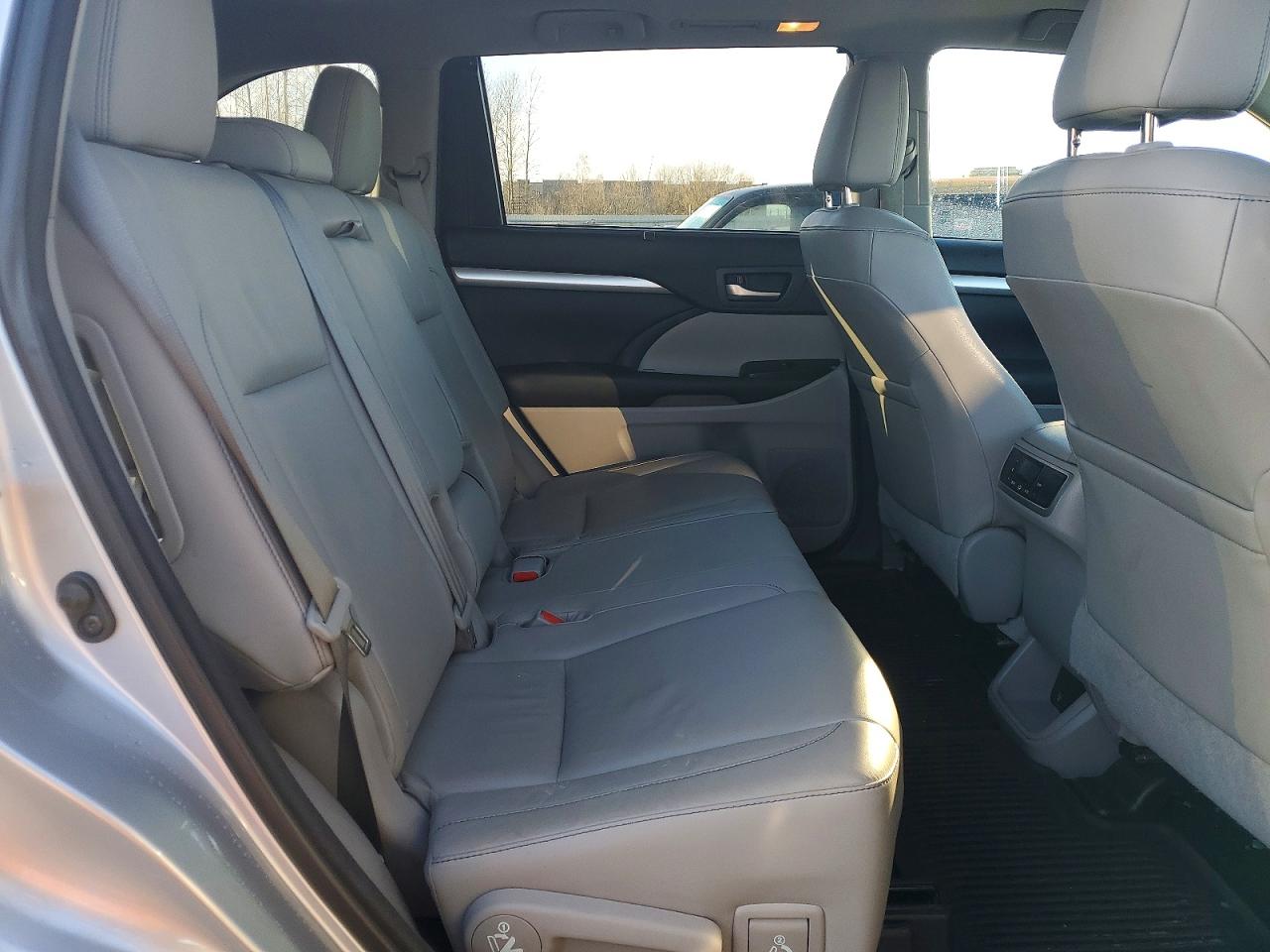 2014 TOYOTA HIGHLANDER XLE photo 21