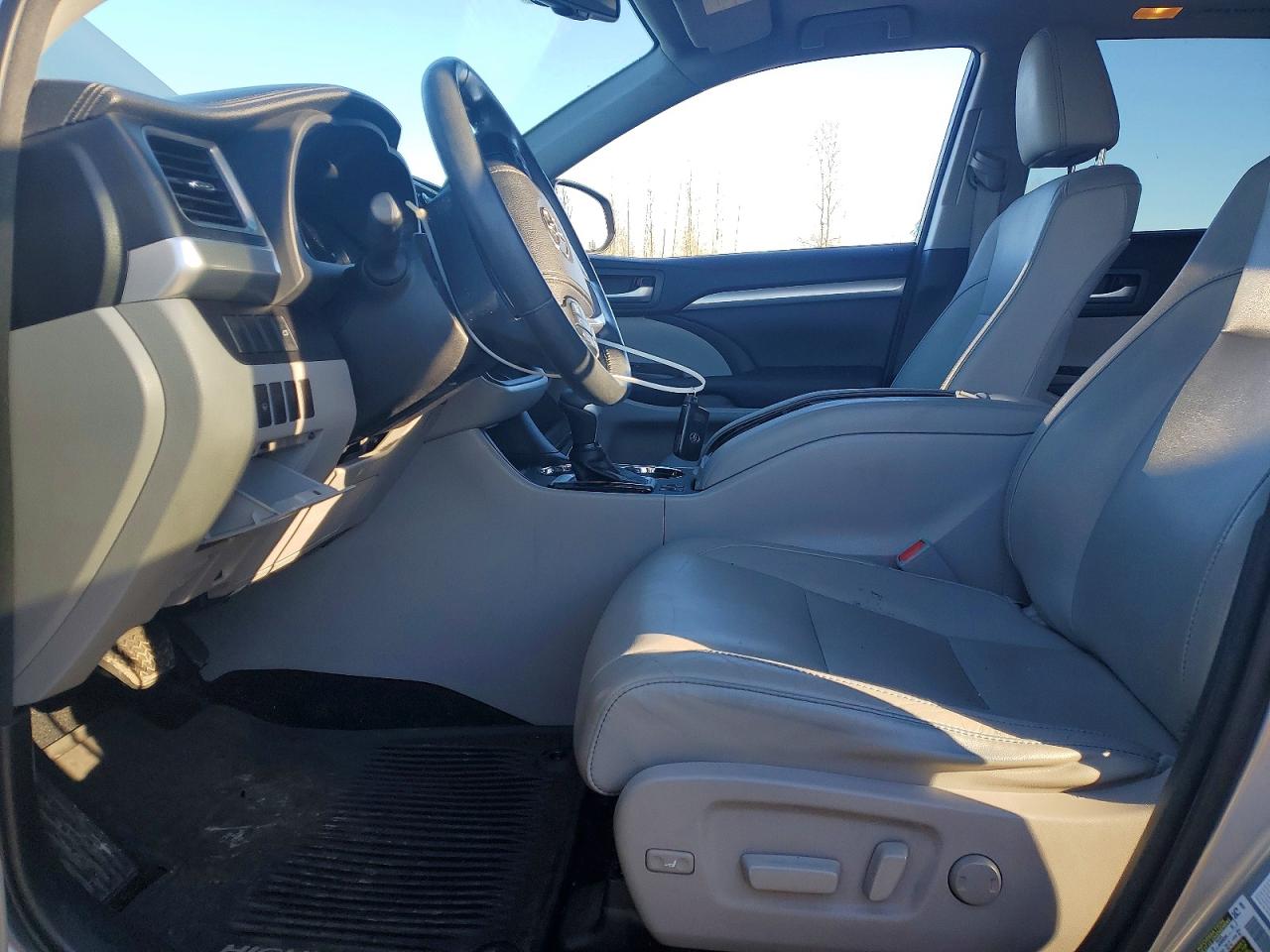 2014 TOYOTA HIGHLANDER XLE photo 13