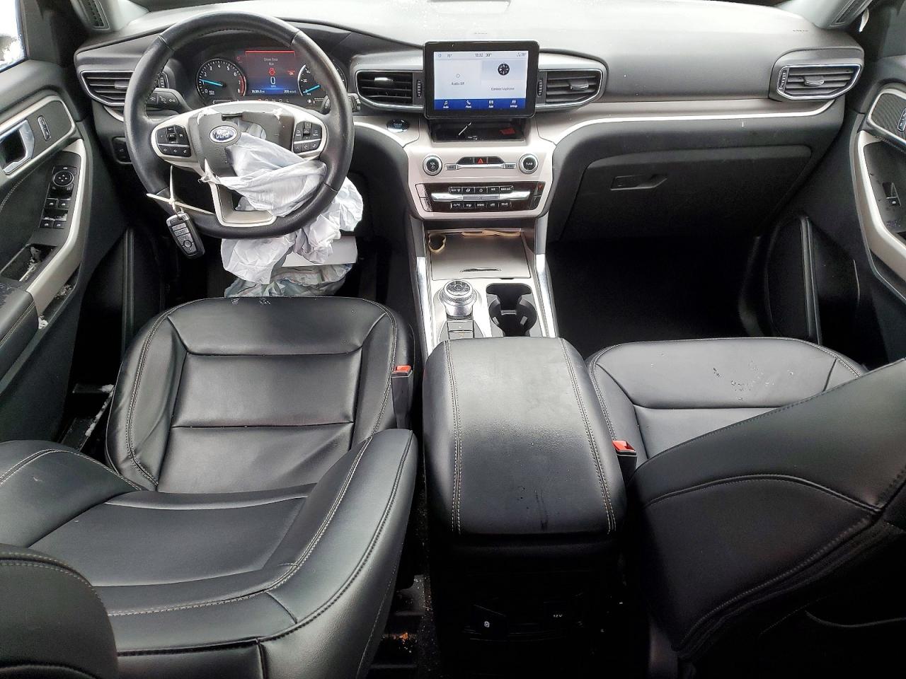 2023 FORD EXPLORER XLT photo 8