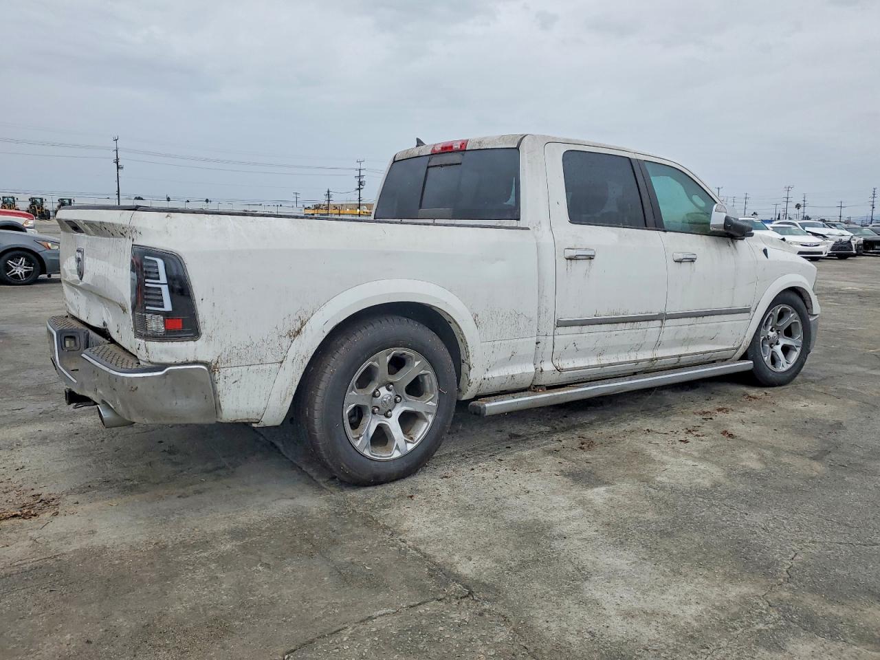 2014 RAM 1500 LARAMIE photo 7