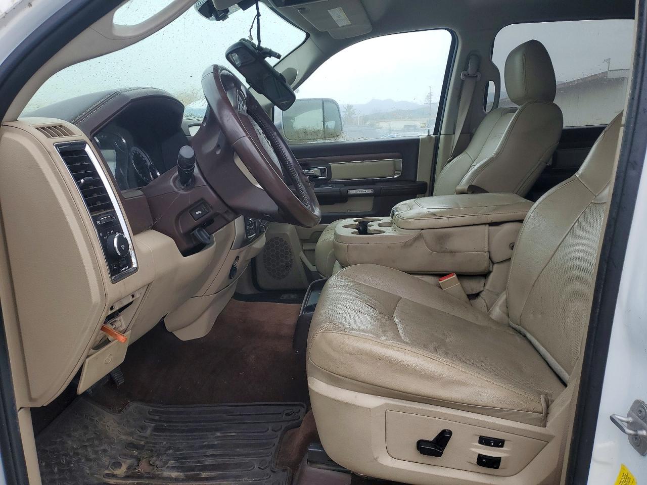 2014 RAM 1500 LARAMIE photo 19