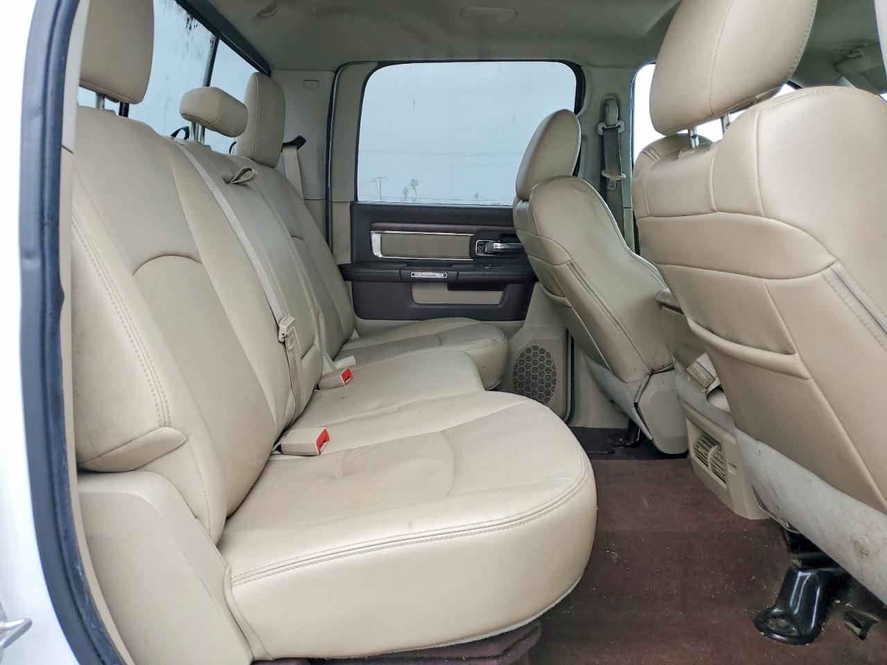 2014 RAM 1500 LARAMIE photo 28
