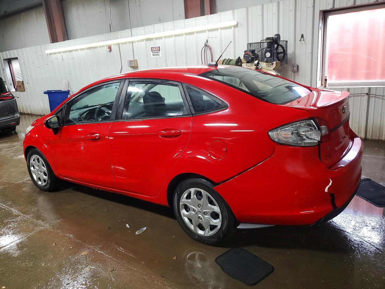 2012 FORD FIESTA SE photo 2