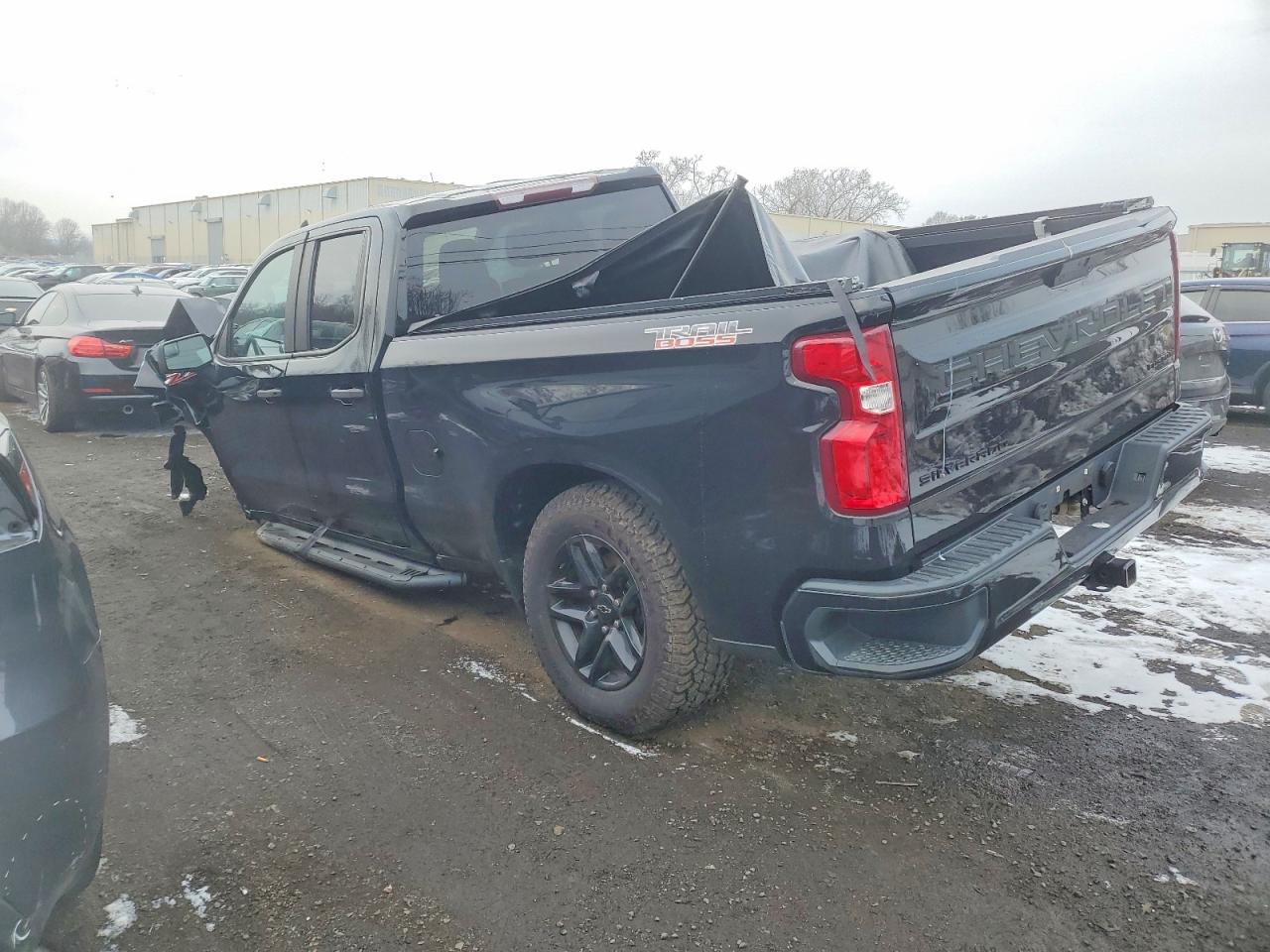 2020 CHEVROLET SILVERADO K1500 TRAIL BOSS CUSTOM photo 2