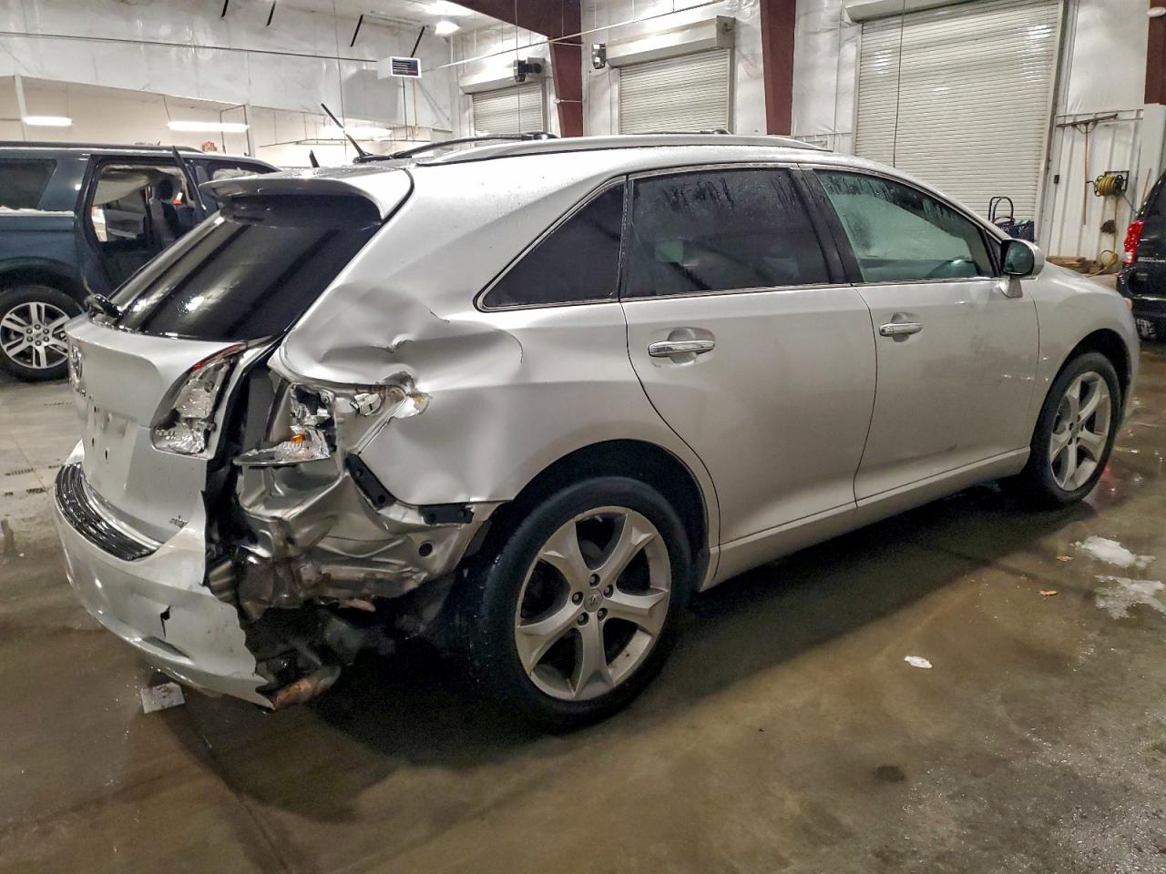 2009 TOYOTA VENZA photo 3