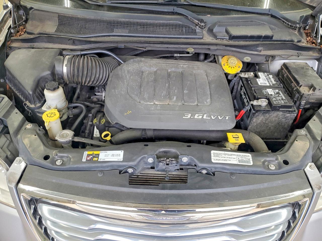2015 CHRYSLER TOWN & COUNTRY TOURING photo 12