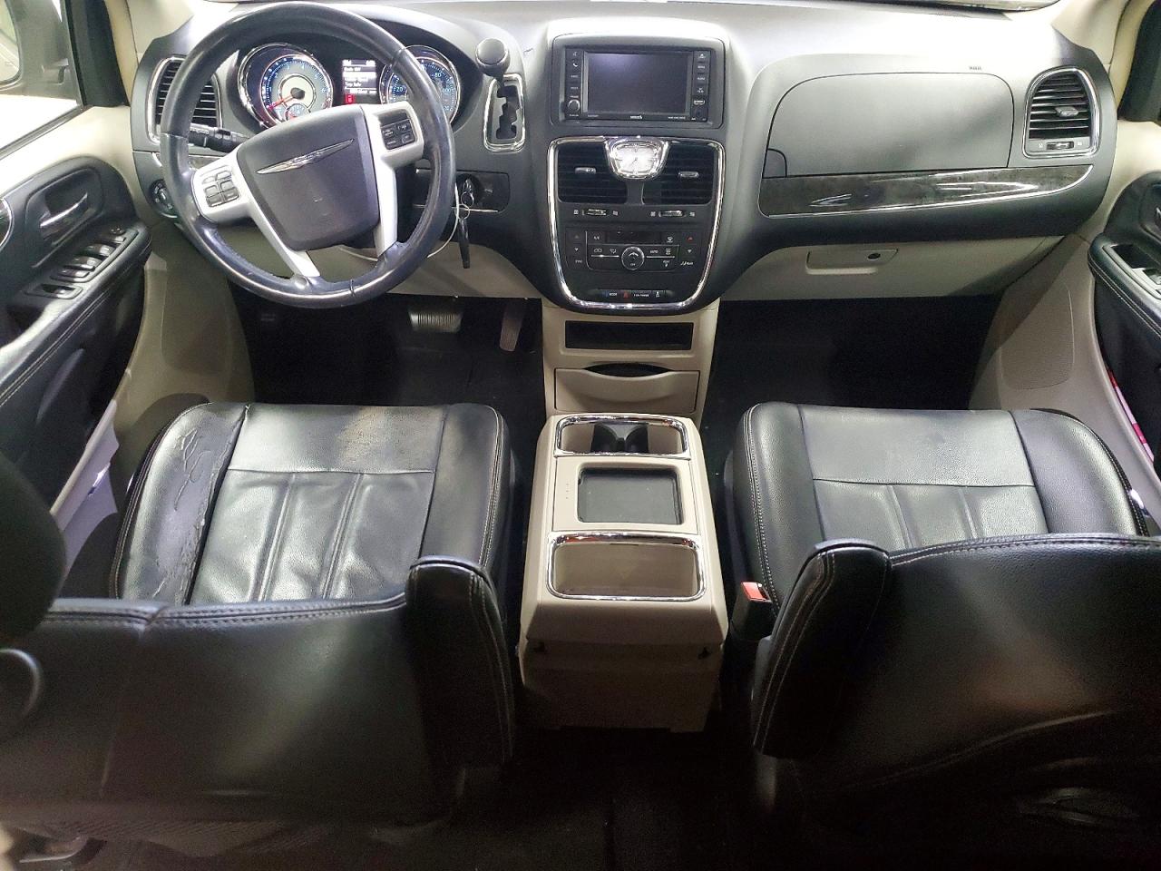 2015 CHRYSLER TOWN & COUNTRY TOURING photo 8