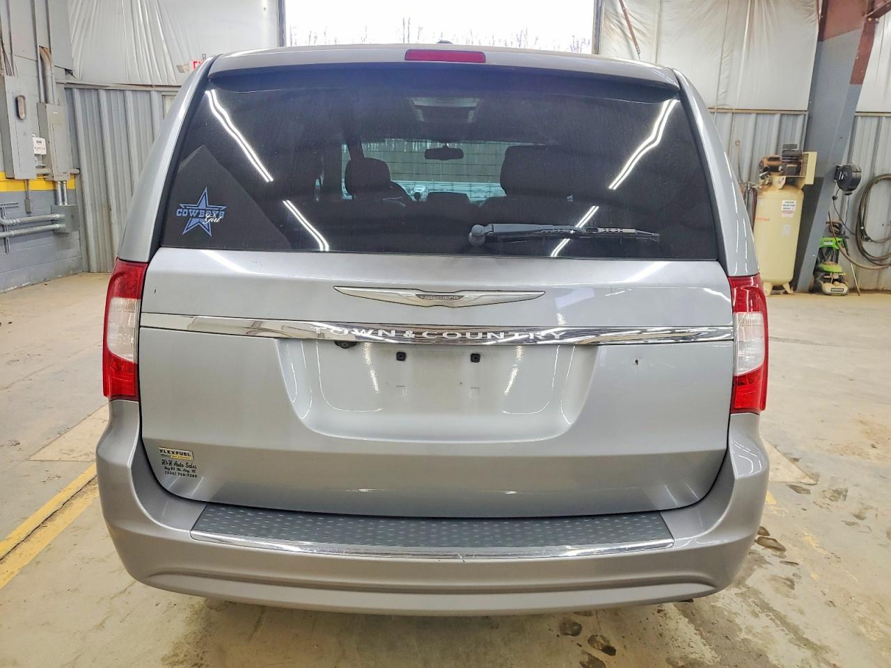 2015 CHRYSLER TOWN & COUNTRY TOURING photo 6