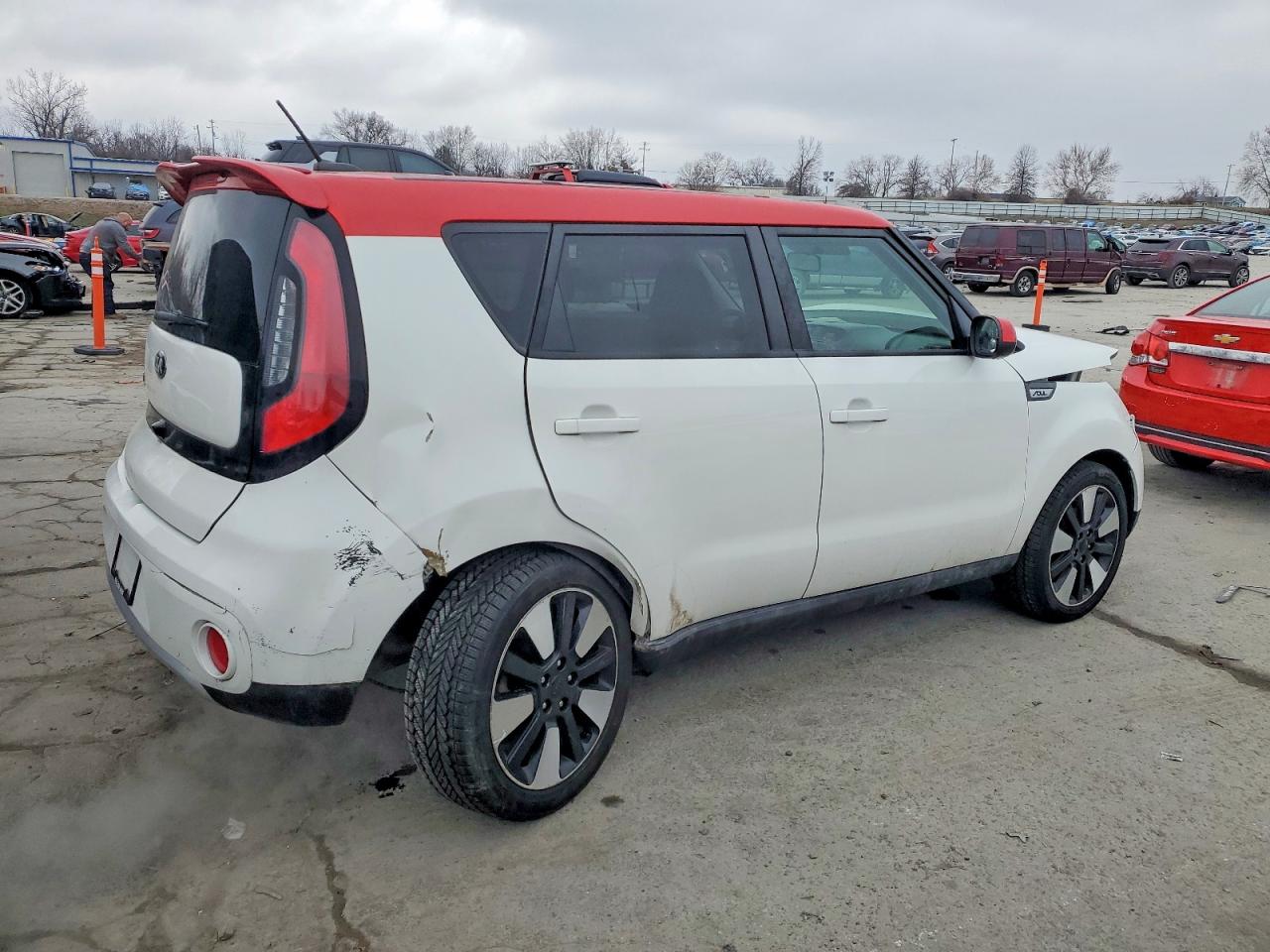 2017 KIA SOUL + photo 3