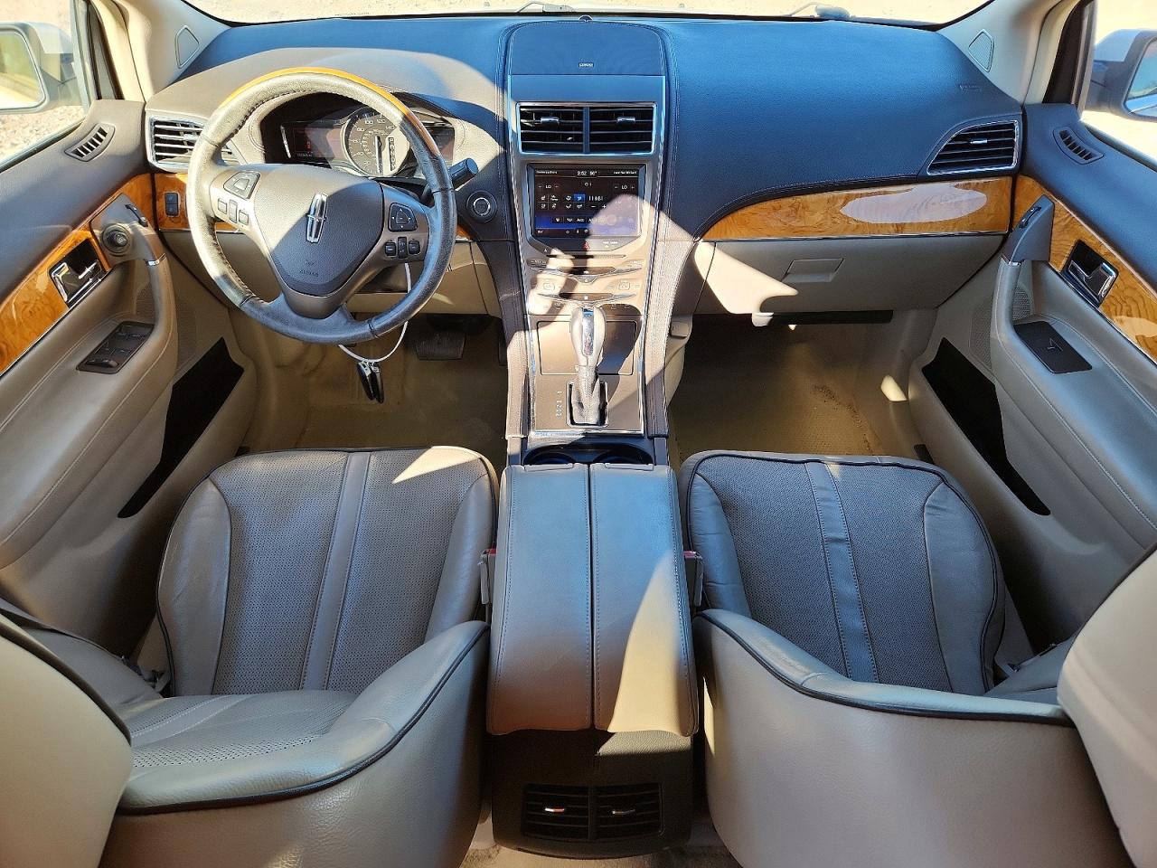 2011 LINCOLN MKX photo 8