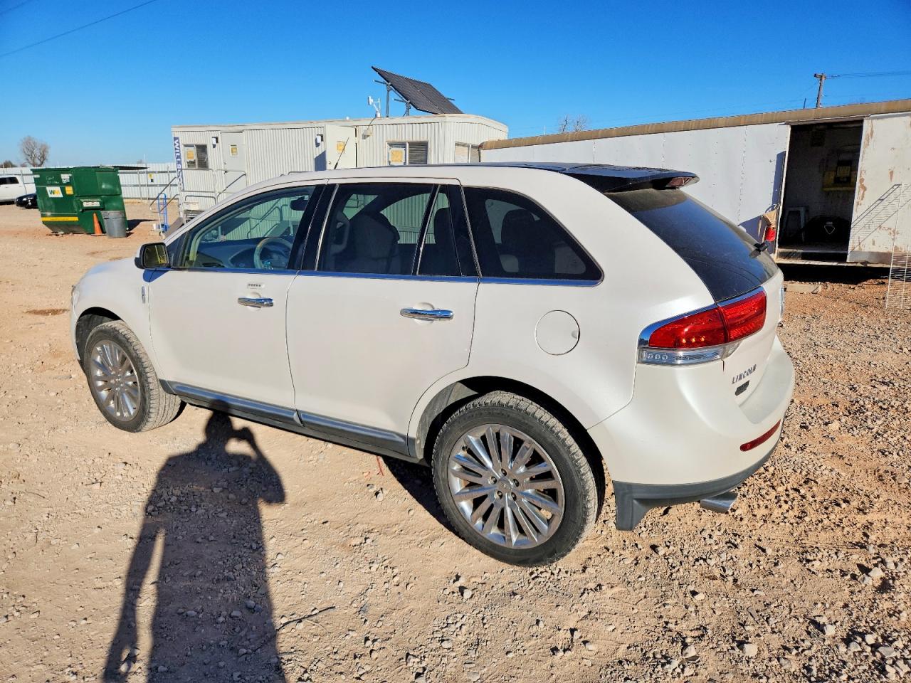 2011 LINCOLN MKX photo 2