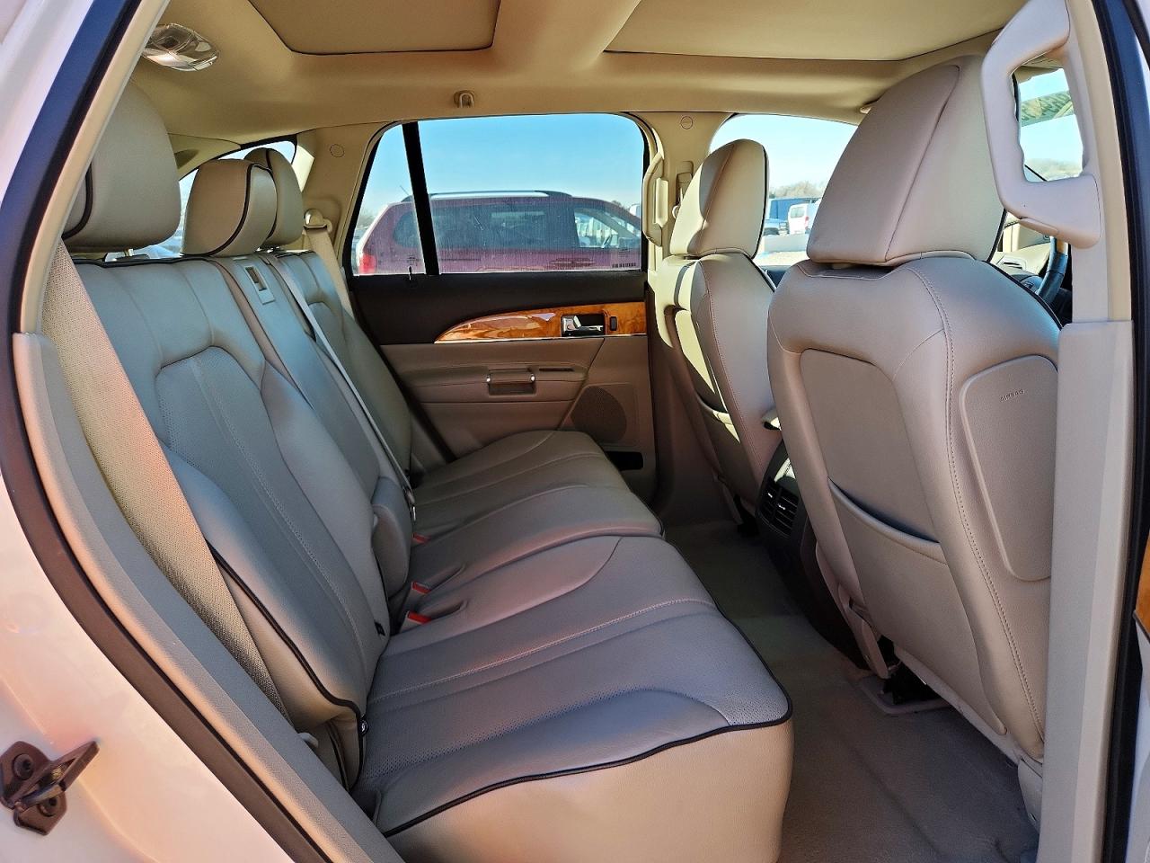 2011 LINCOLN MKX photo 11