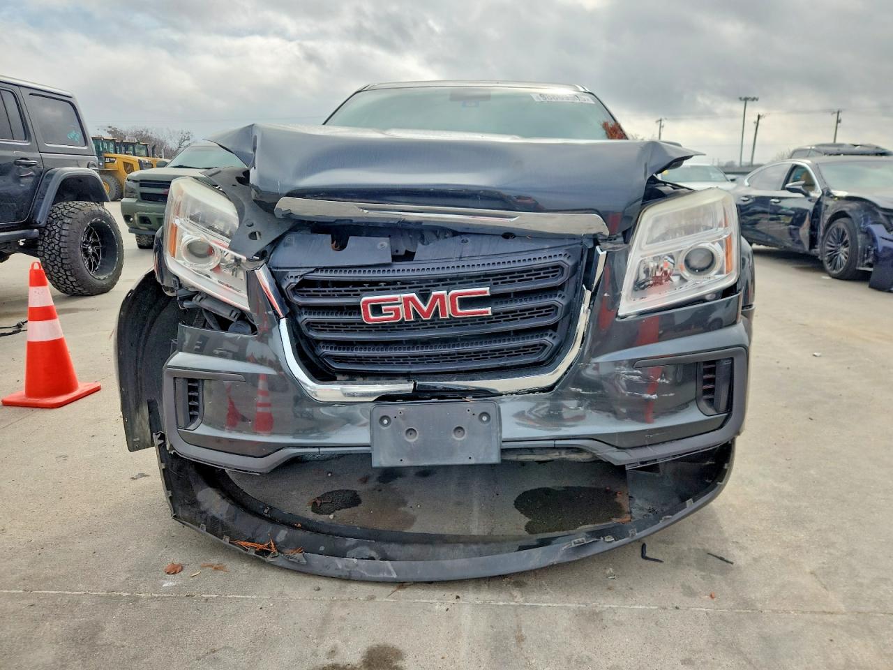 2017 GMC TERRAIN SLE photo 13