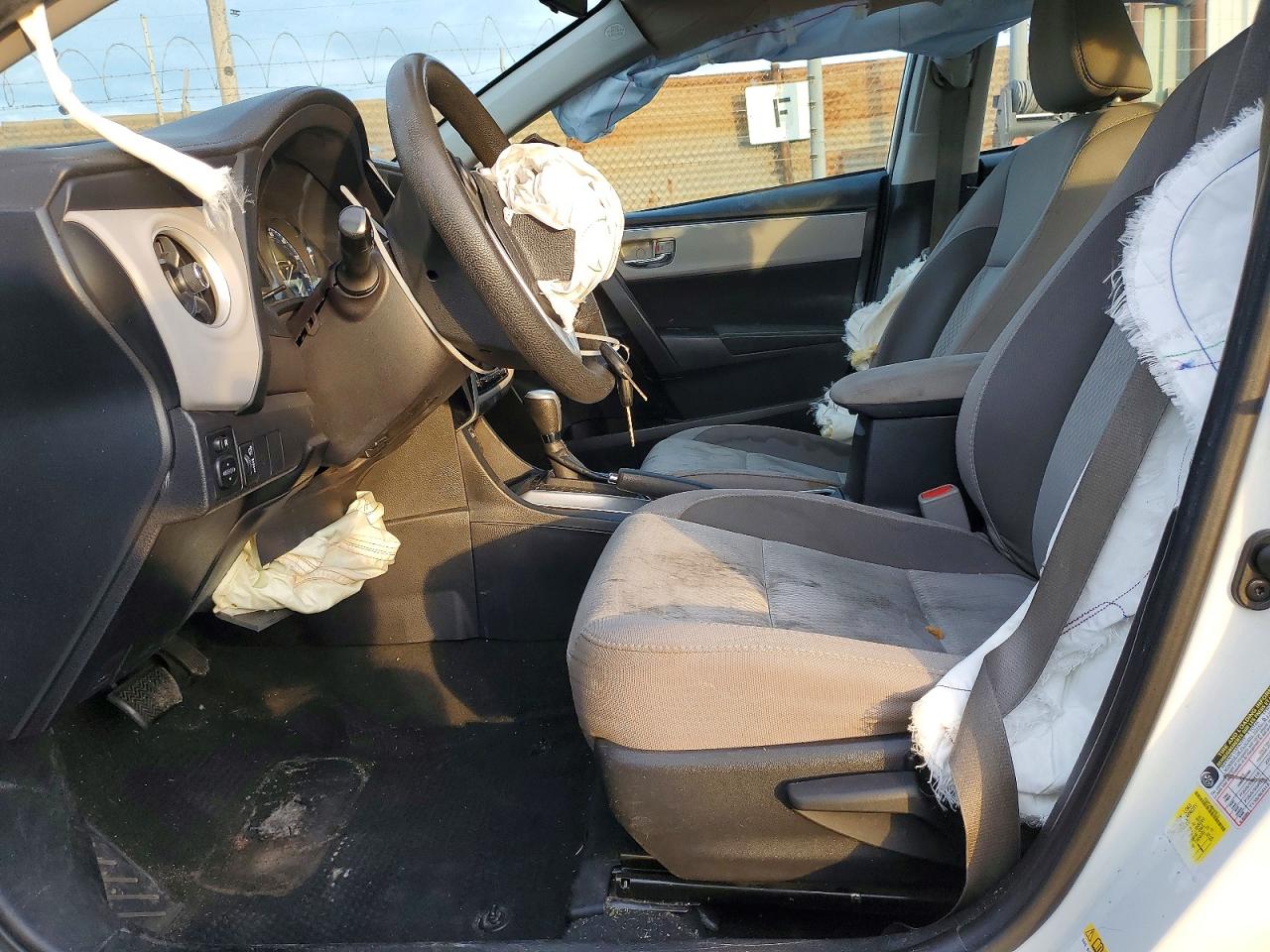 2017 TOYOTA COROLLA L photo 7