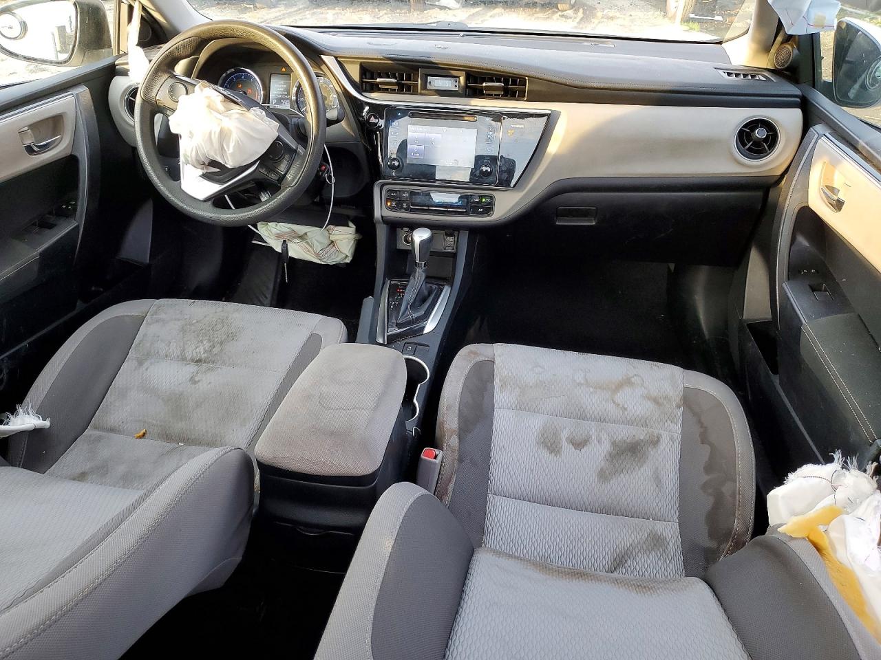2017 TOYOTA COROLLA L photo 8