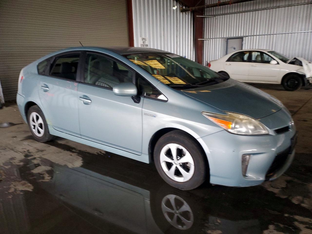 2012 TOYOTA PRIUS photo 4
