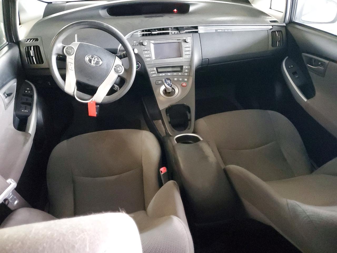 2012 TOYOTA PRIUS photo 8