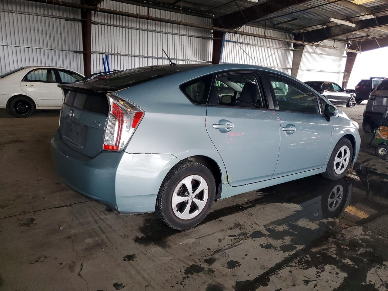 2012 TOYOTA PRIUS photo 3