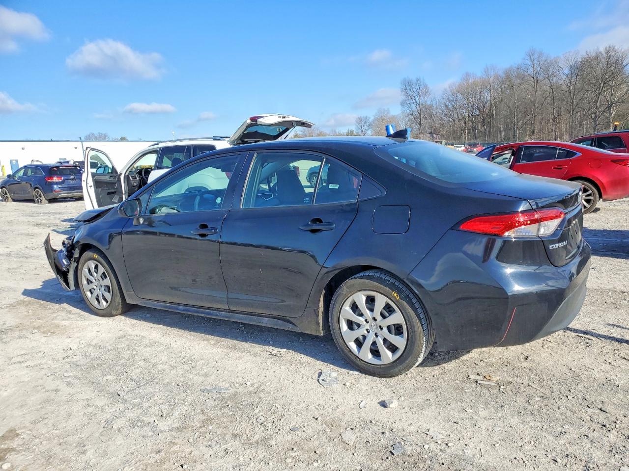 2023 TOYOTA COROLLA LE photo 3