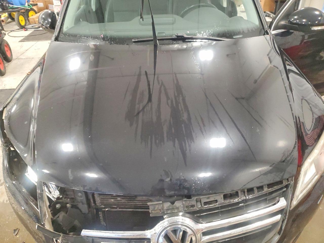 2011 VOLKSWAGEN TIGUAN S photo 12
