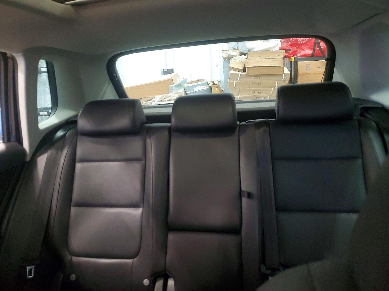 2011 VOLKSWAGEN TIGUAN S photo 10