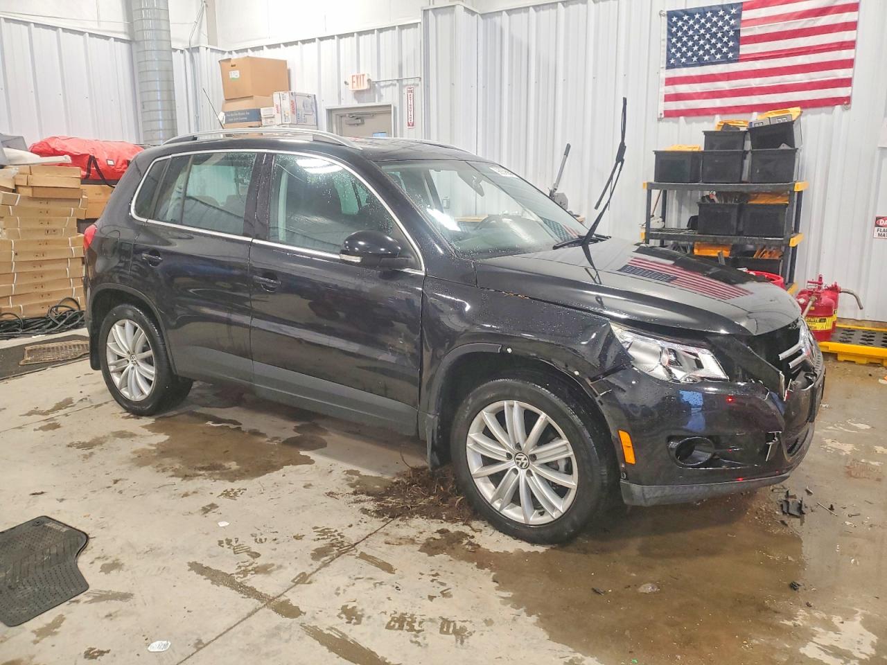 2011 VOLKSWAGEN TIGUAN S photo 4