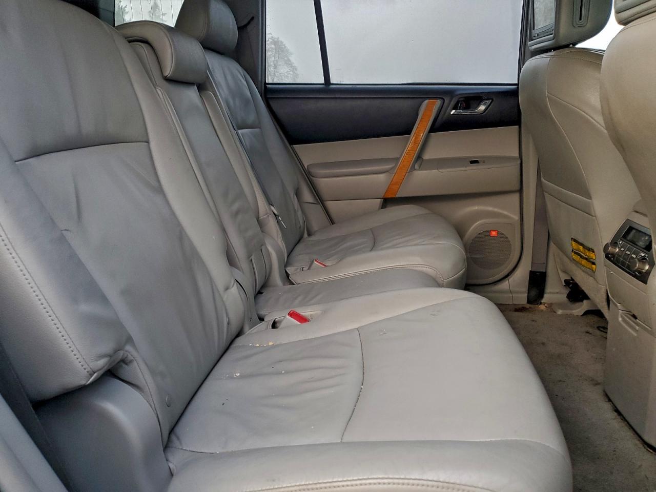 2010 TOYOTA HIGHLANDER HYBRID LIMITED photo 11
