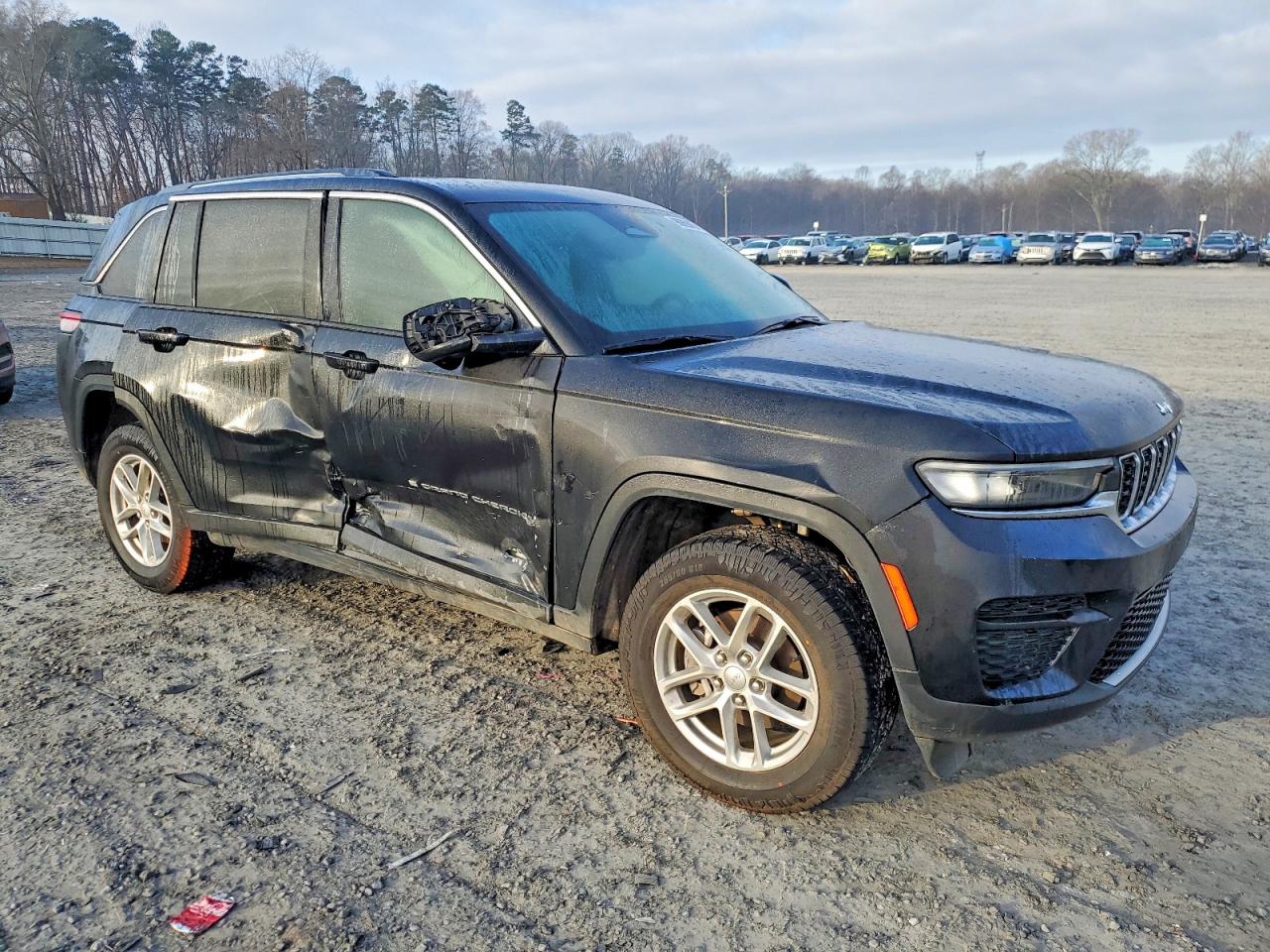 2023 JEEP GRAND CHEROKEE LAREDO photo 4