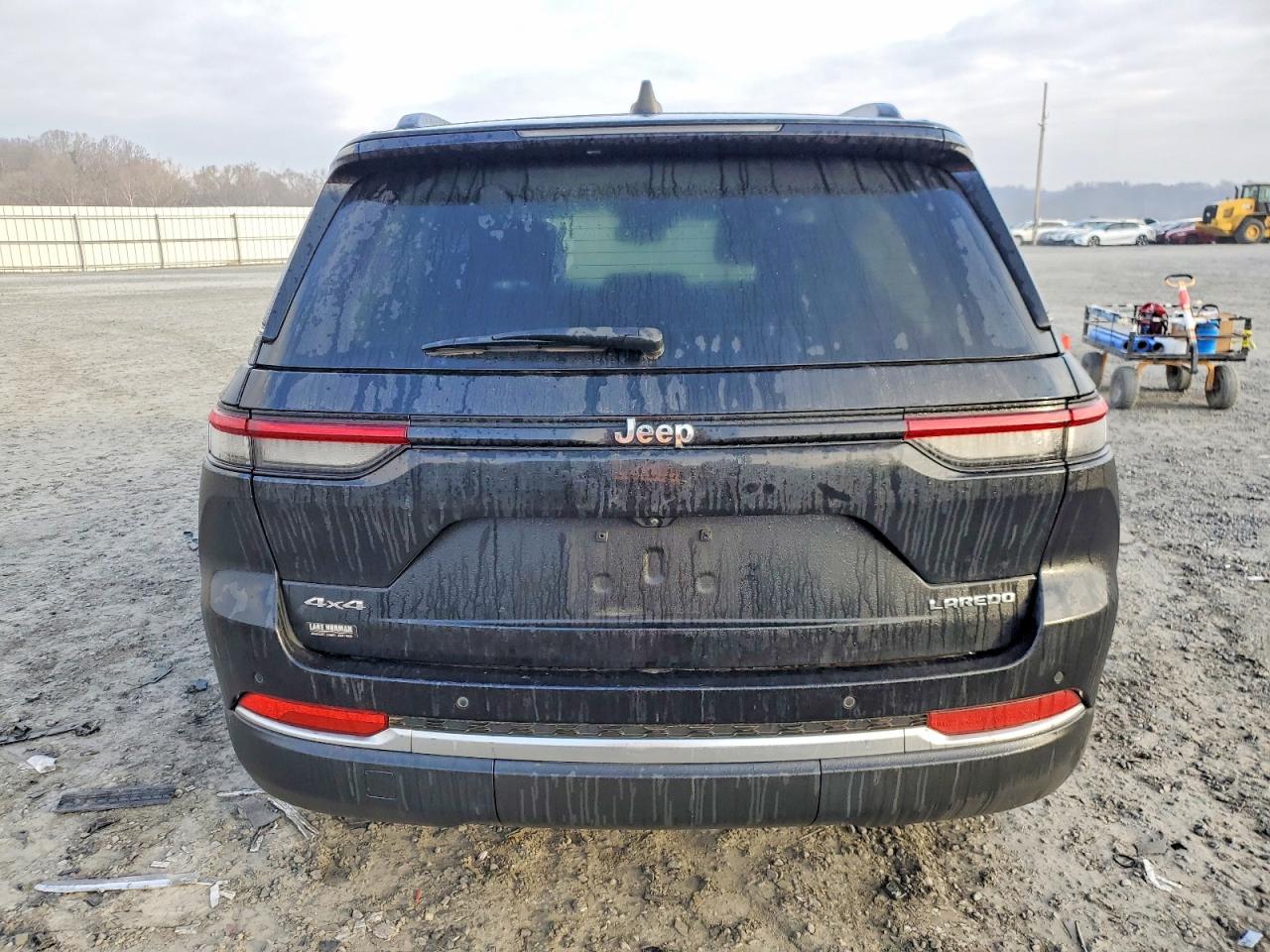2023 JEEP GRAND CHEROKEE LAREDO photo 6