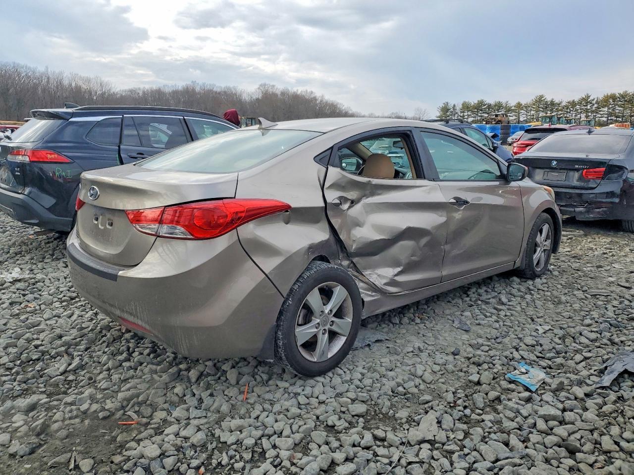 2013 HYUNDAI ELANTRA GLS photo 3