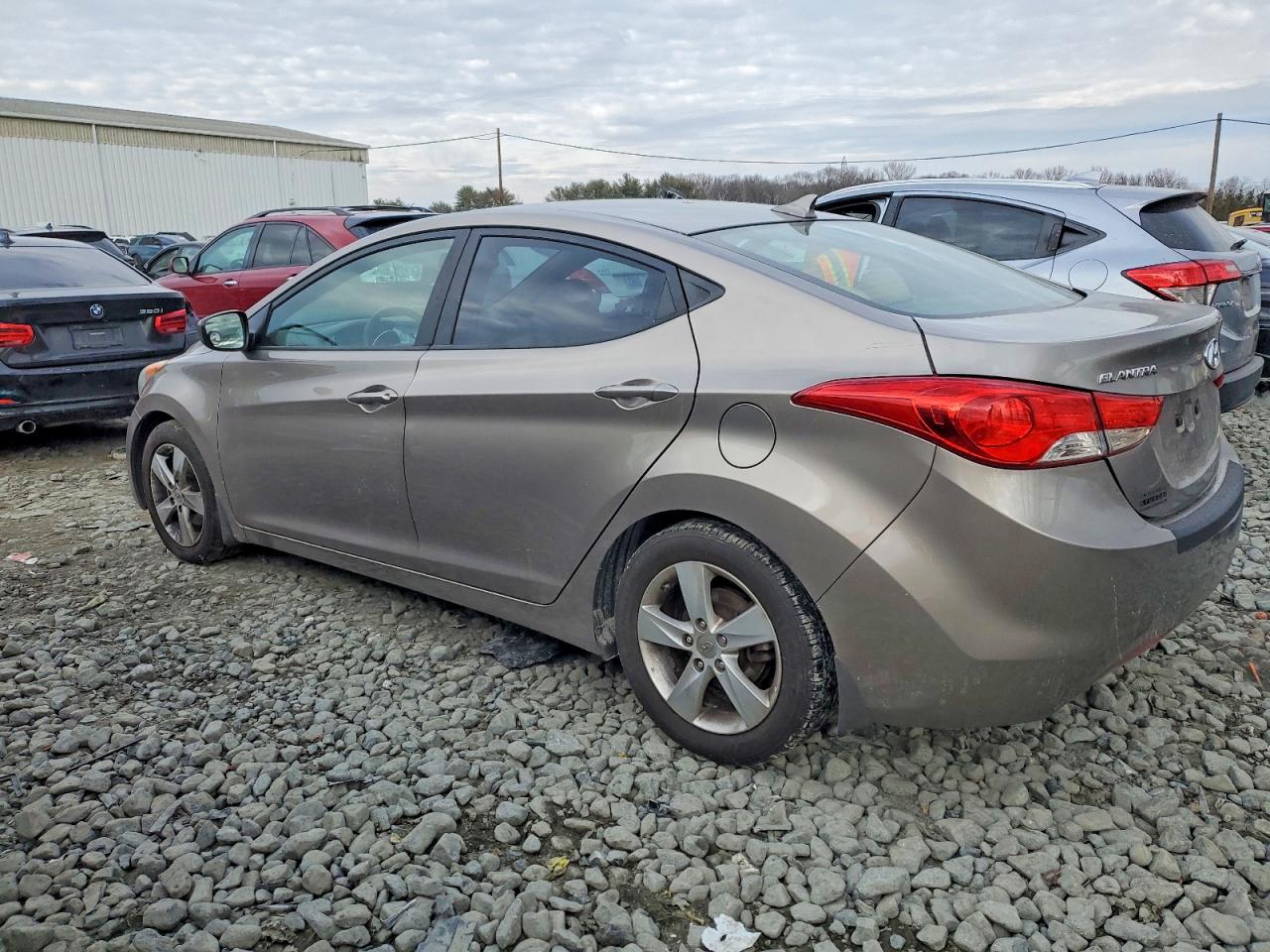 2013 HYUNDAI ELANTRA GLS photo 2