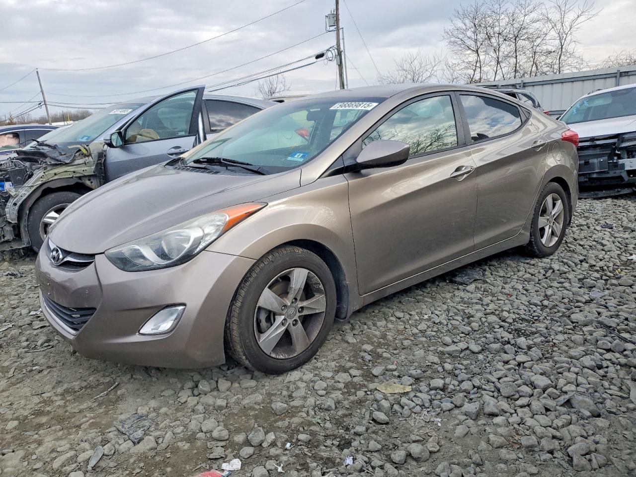 2013 HYUNDAI ELANTRA