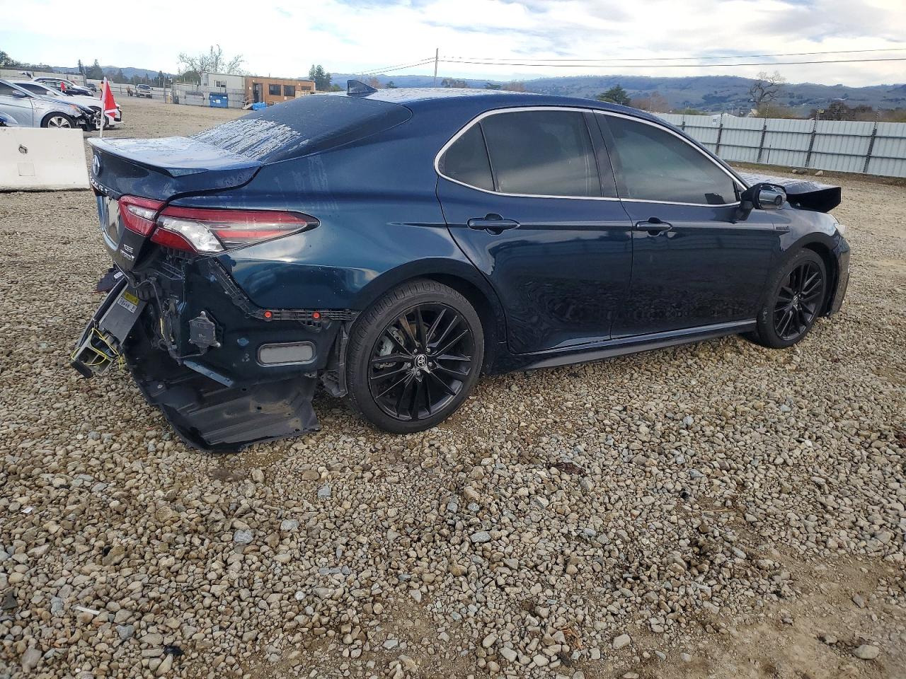 2021 TOYOTA CAMRY XSE photo 3